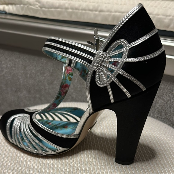 Gucci Black Mariska Satin T-Strap Pumps From Riverdale Wardrobe - Picture 14 of 15